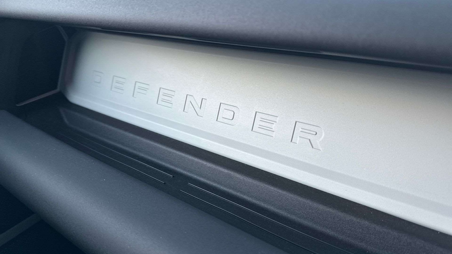 Used Land Rover Defender 2024 for sale - 76842917: Photo 28