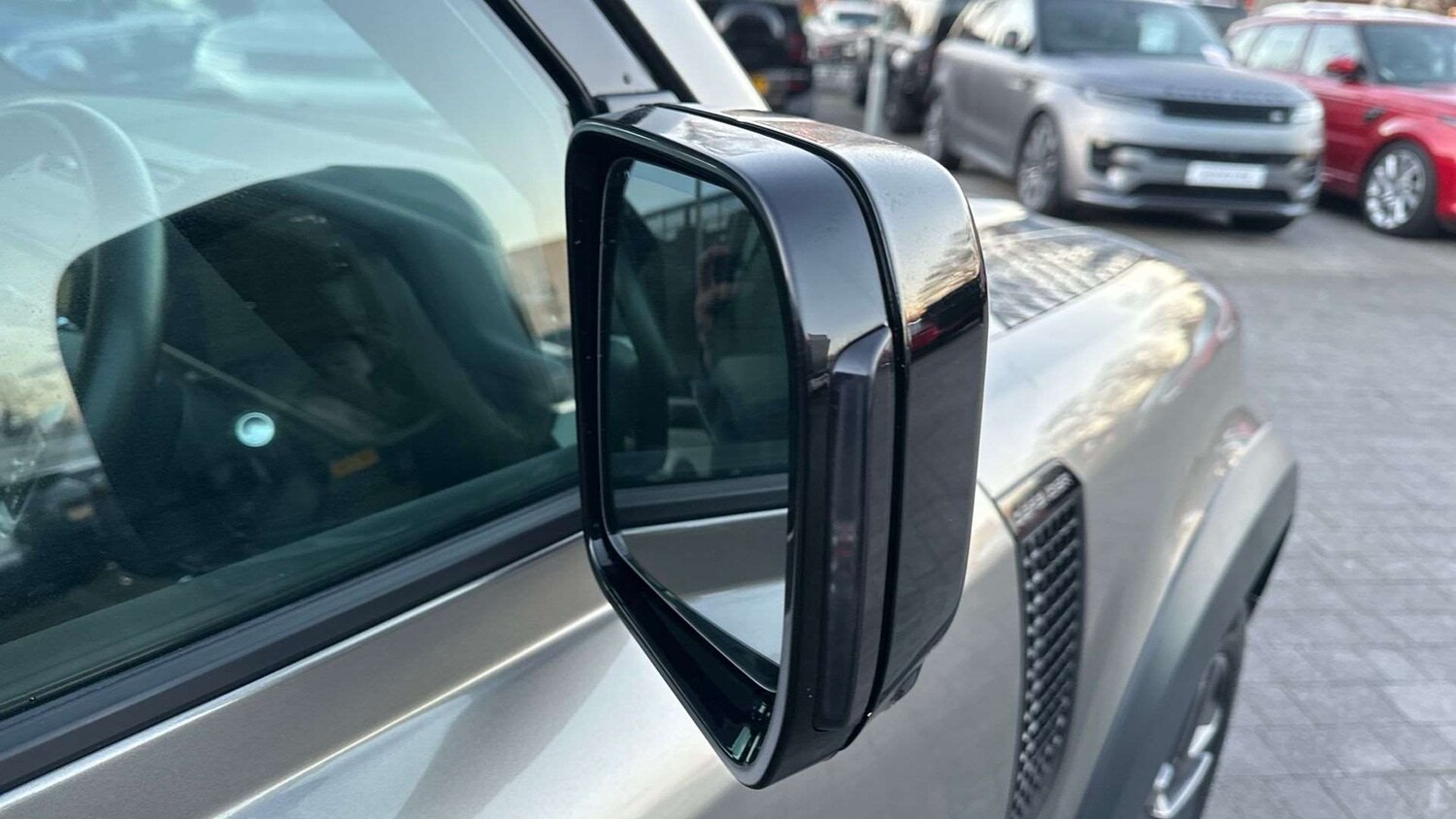 Used Land Rover Defender 2024 for sale - 76842917: Photo 31