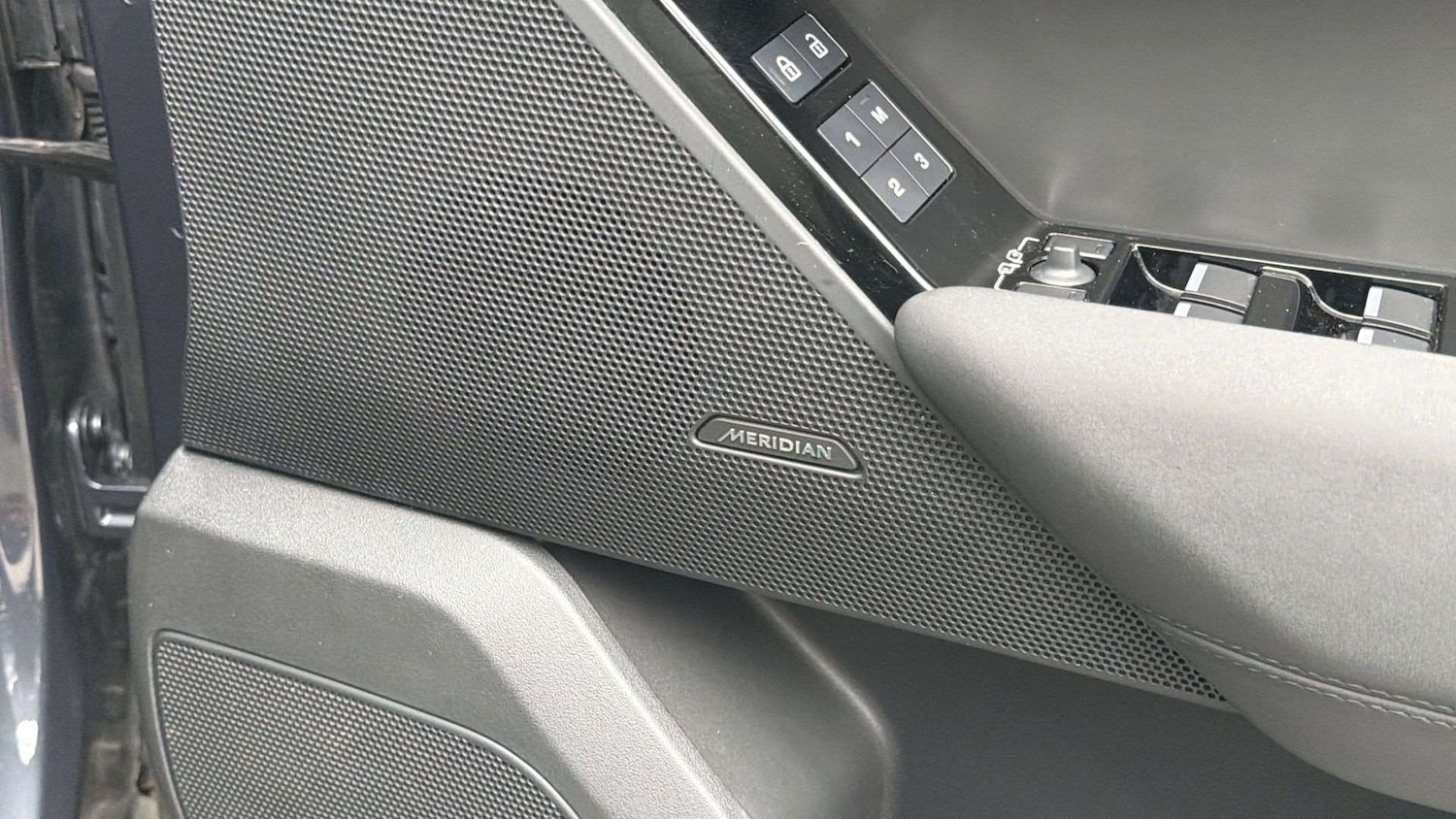 Used Land Rover Range Rover Velar 2023 for sale - 77281850: Photo 24