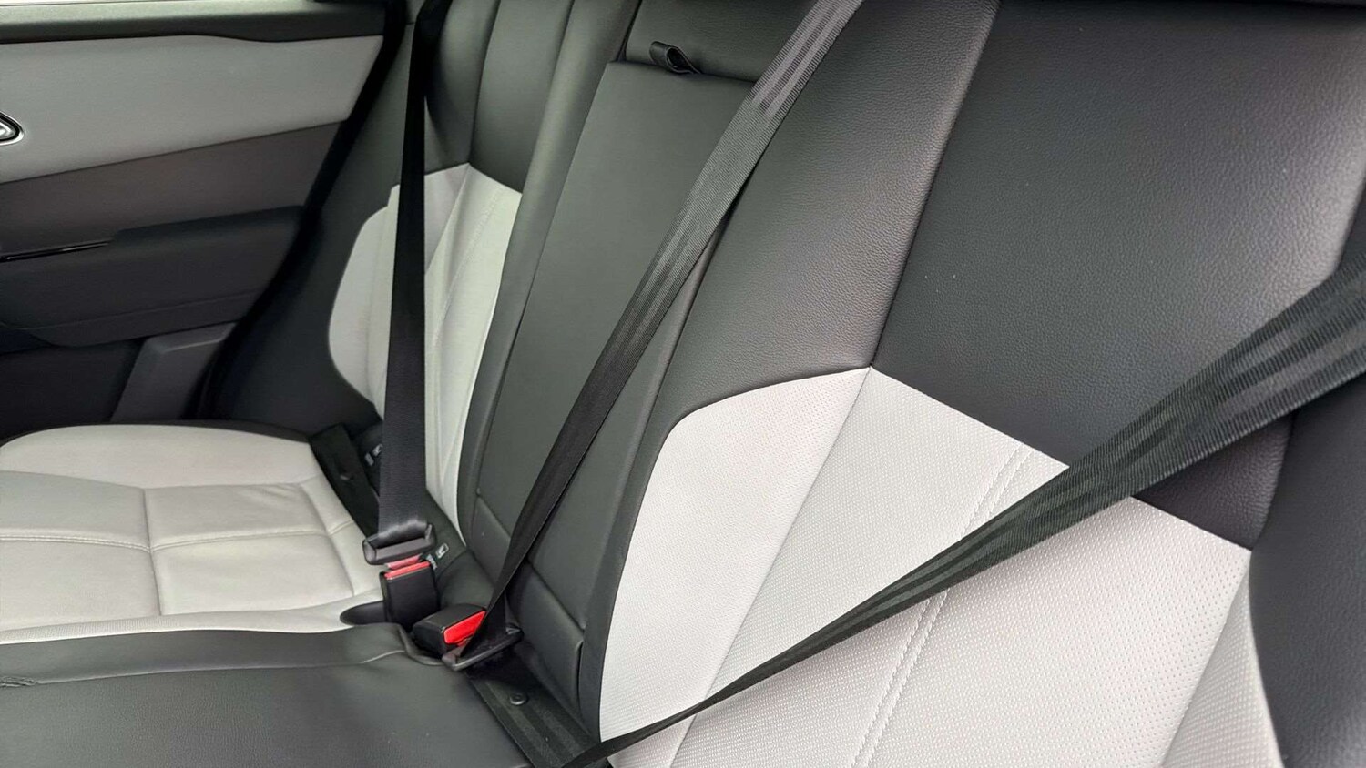 Used Land Rover Range Rover Velar 2023 for sale - 77281850: Photo 33