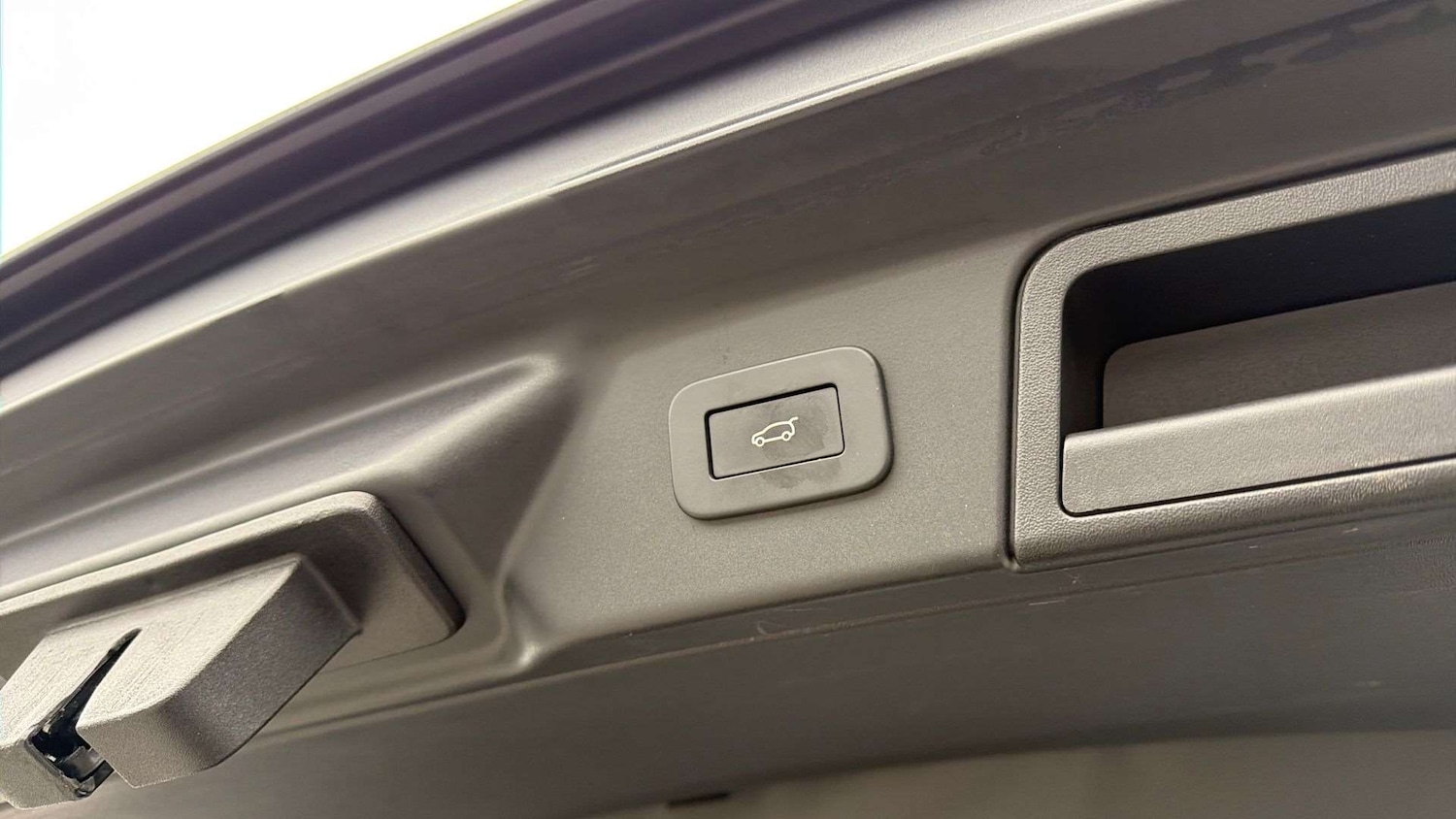 Used Land Rover Range Rover Velar 2023 for sale - 77281850: Photo 34