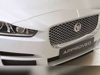 Used Jaguar F-Pace 2022 for sale - 77661320: Photo