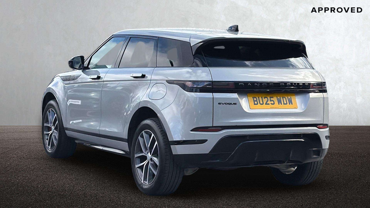 Used Land Rover Range Rover Evoque 2025 for sale - 77972705: Photo 2