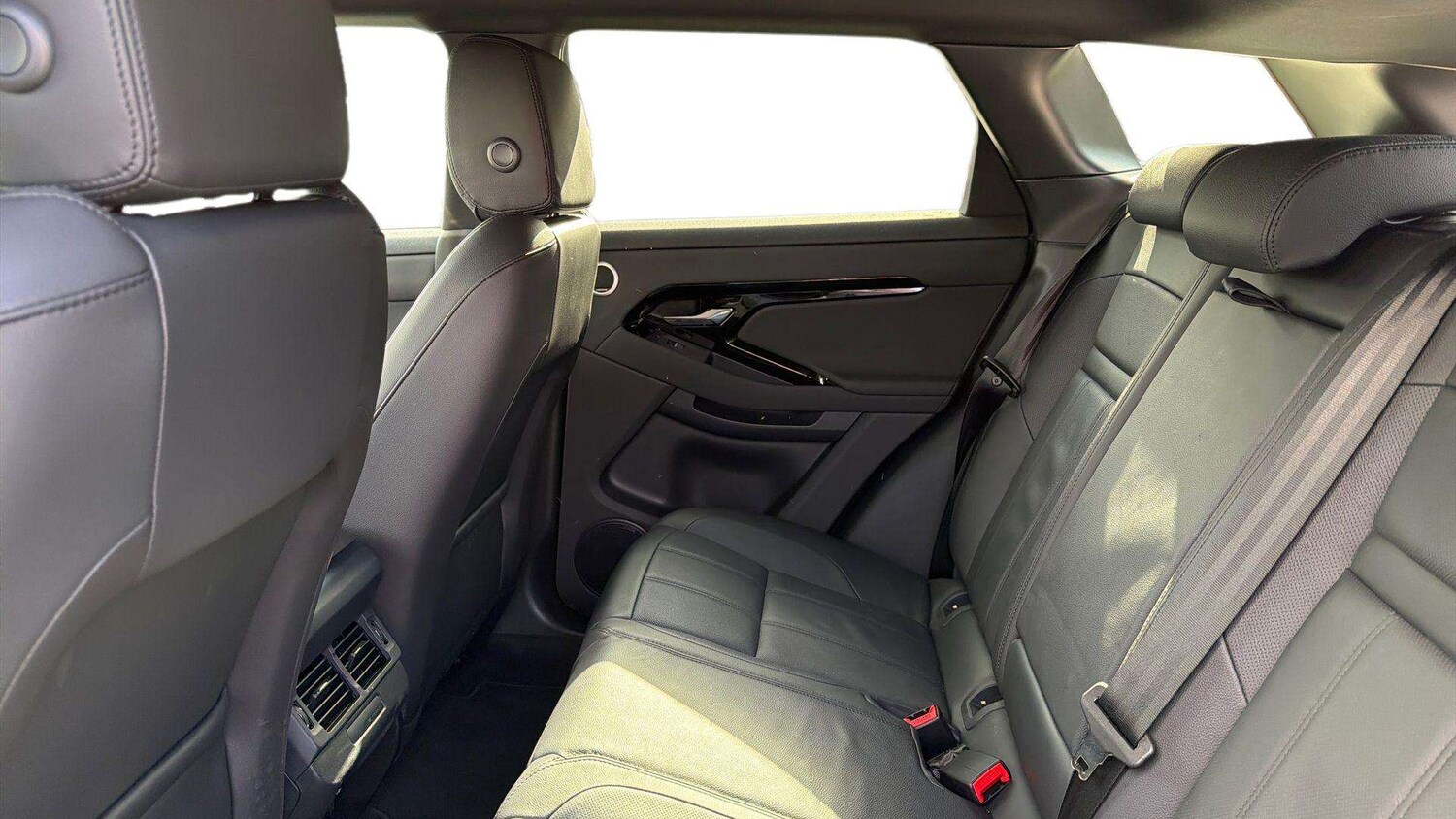 Used Land Rover Range Rover Evoque 2025 for sale - 77972705: Photo 4