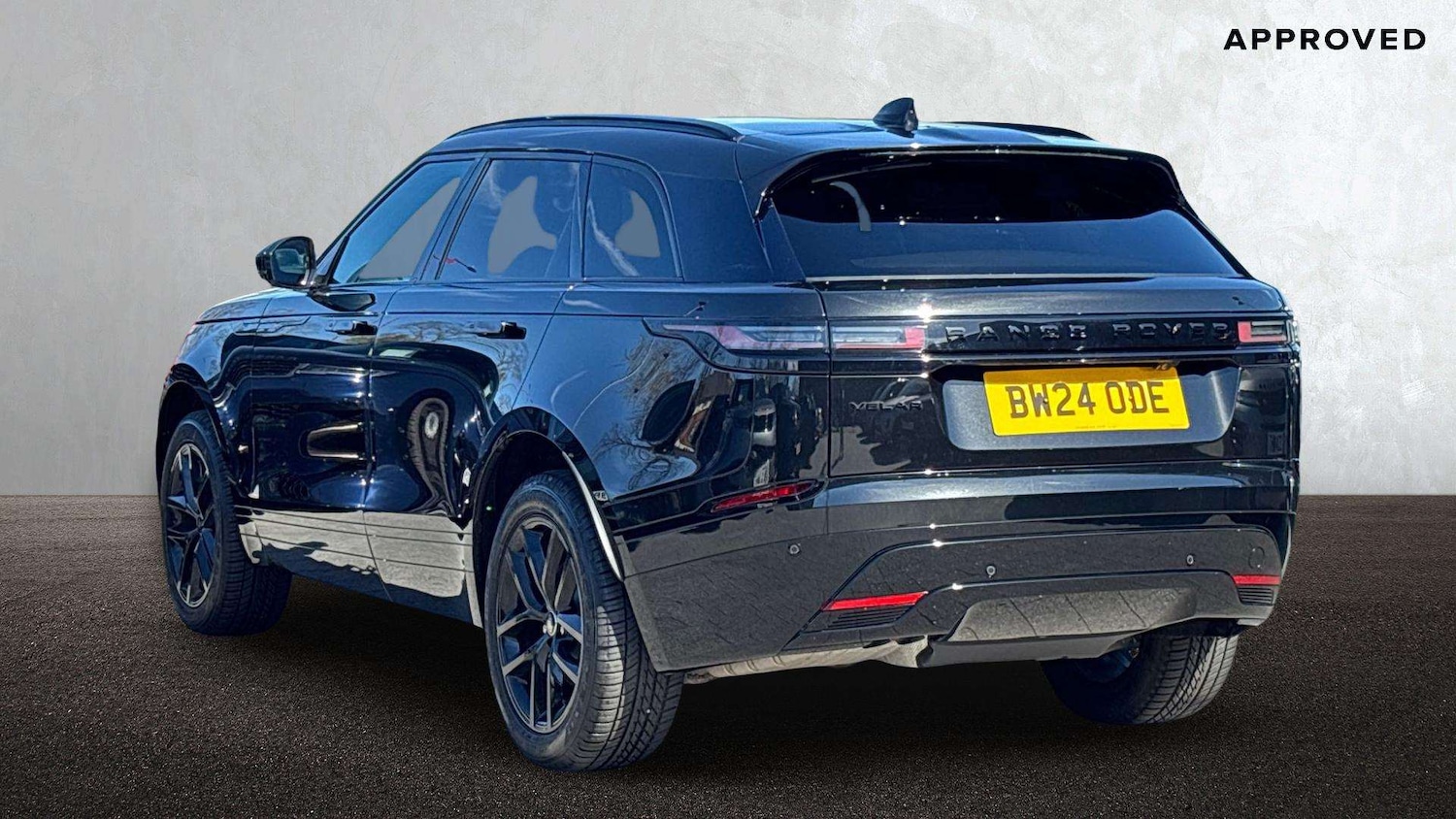 Used Land Rover Range Rover Velar 2024 for sale - 78221238: Photo 2