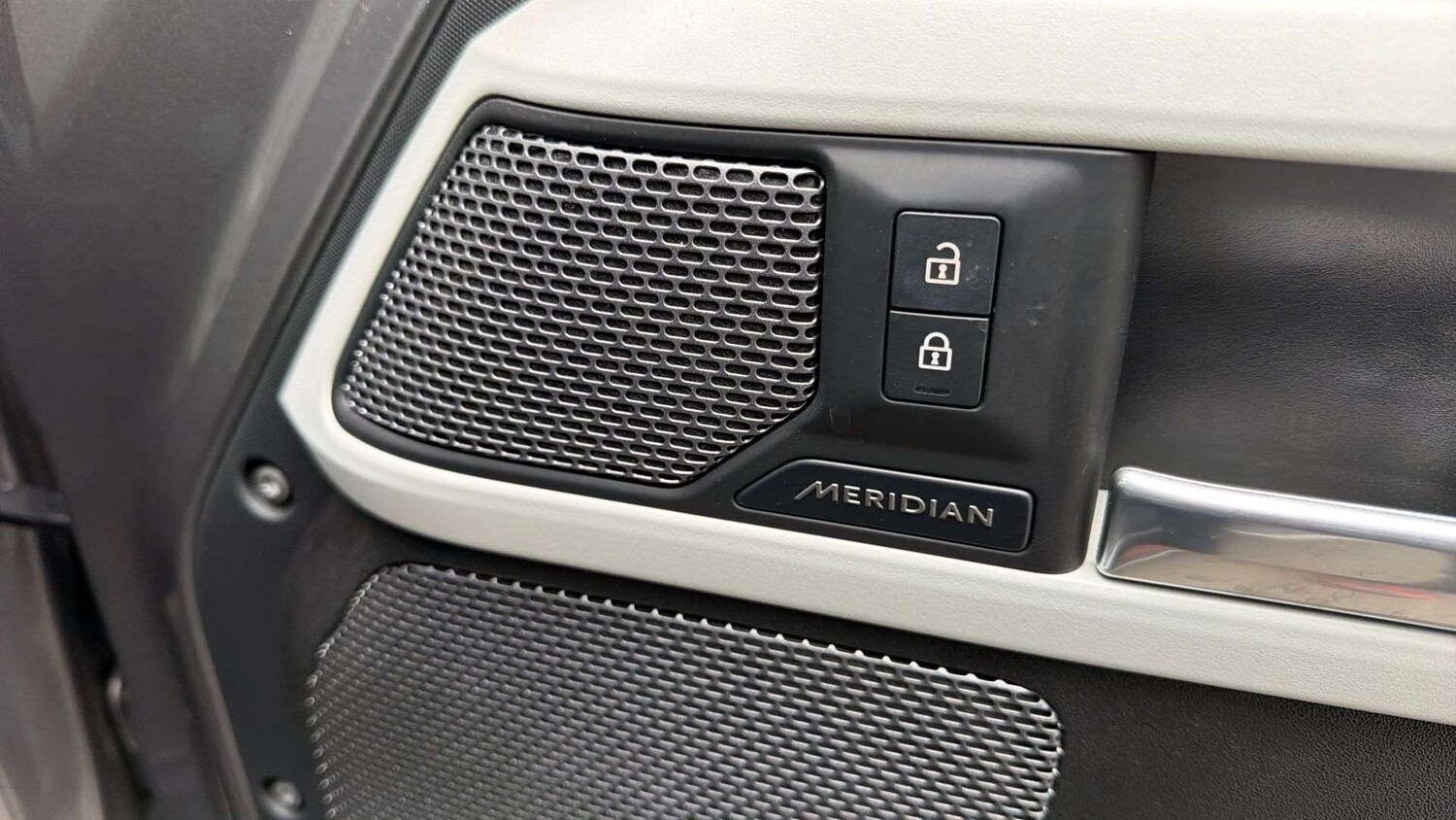 Used Land Rover Defender 2022 for sale - 77397917: Photo 24