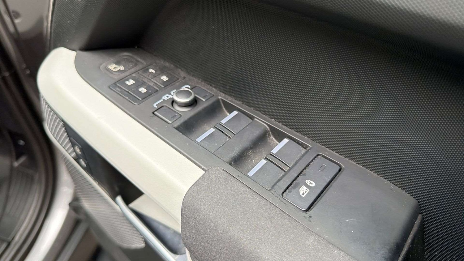 Used Land Rover Defender 2022 for sale - 77397917: Photo 25