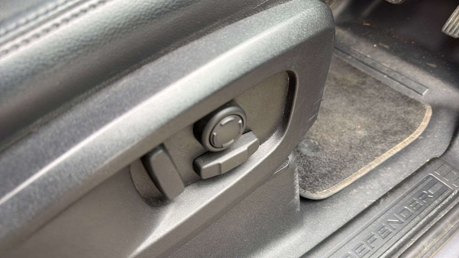 Used Land Rover Defender 2022 for sale - 77397917: Photo 34