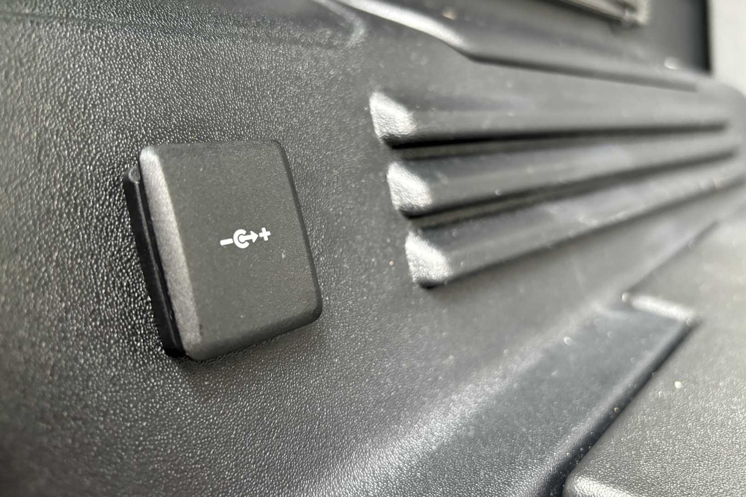 Used Land Rover Defender 2023 for sale - 76460353: Photo 10