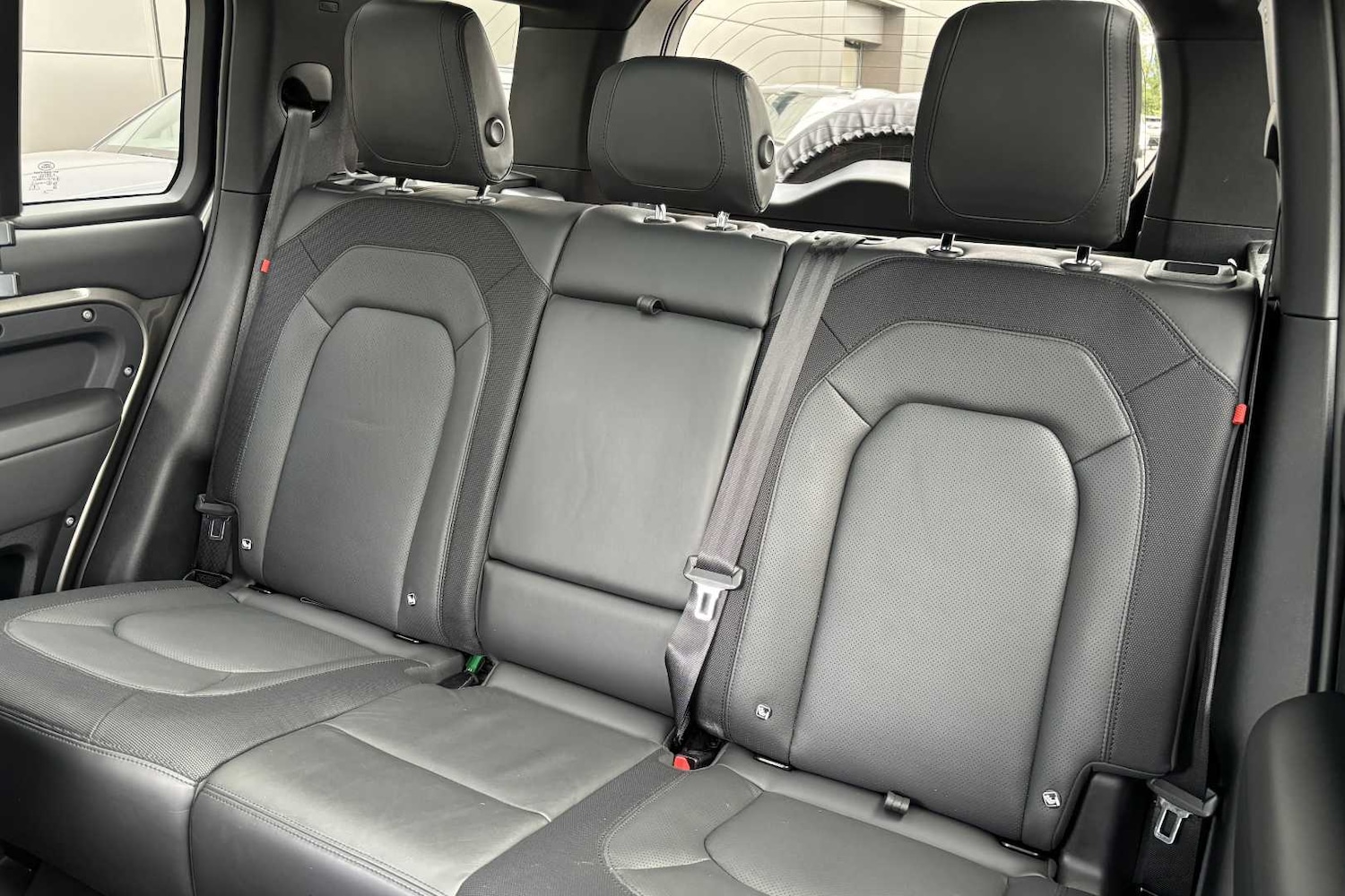 Used Land Rover Defender 2023 for sale - 76460353: Photo 26