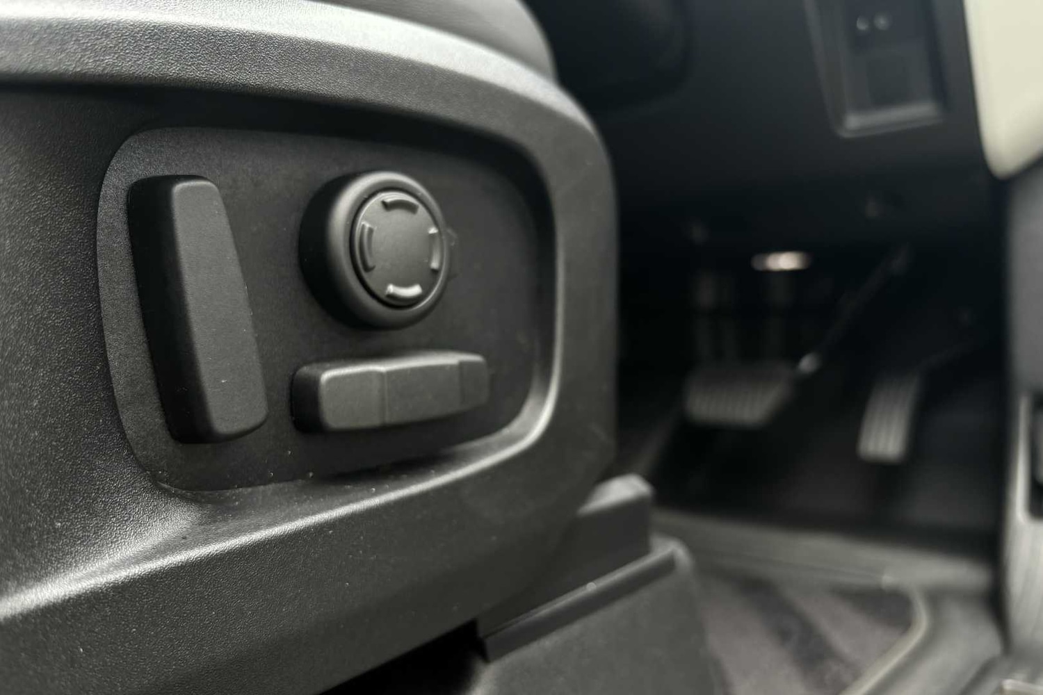 Used Land Rover Defender 2023 for sale - 76460353: Photo 28