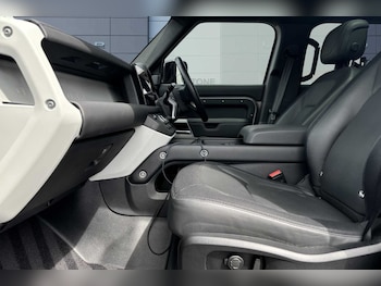 Used Land Rover Defender 2023 for sale - 76460353: Photo