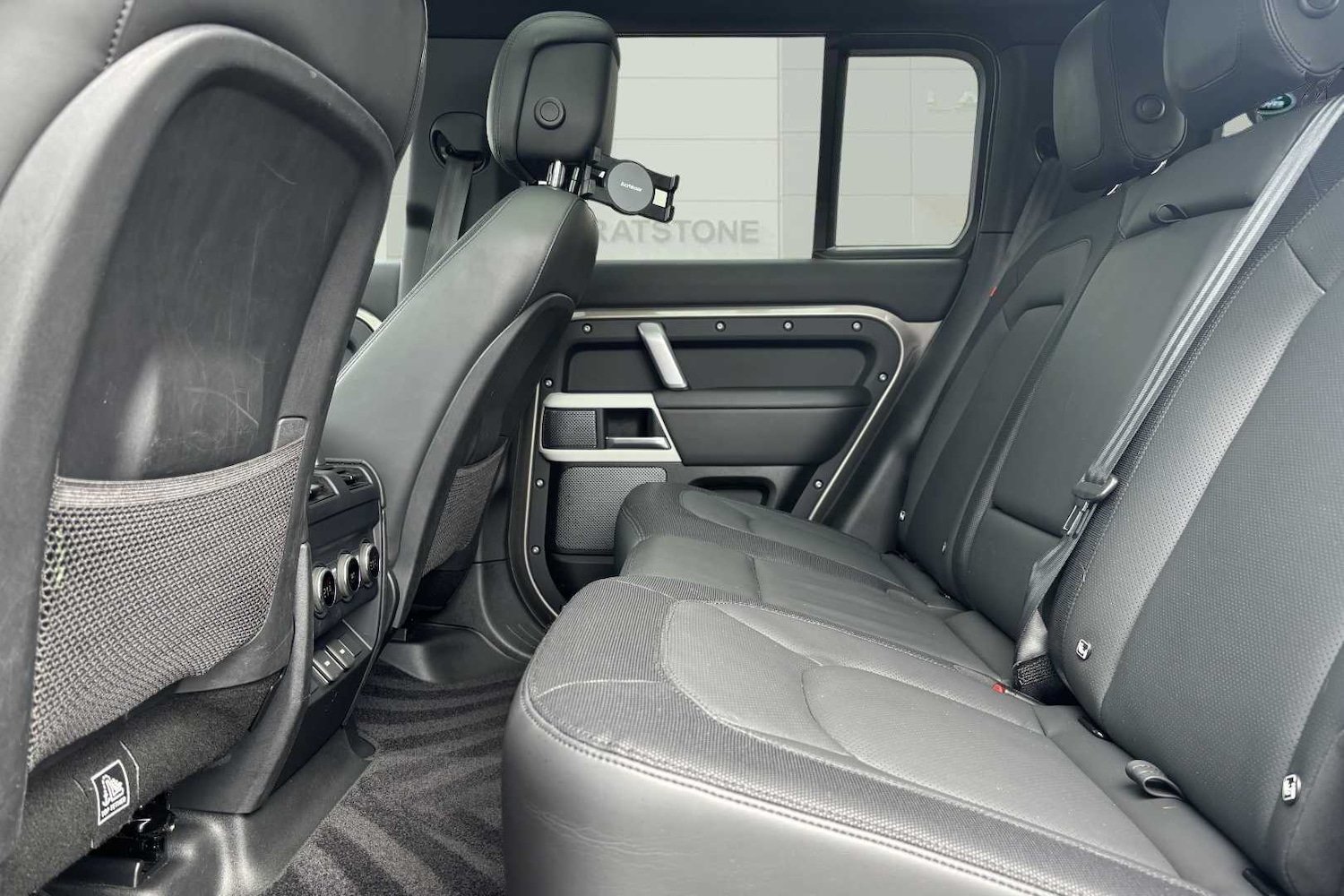 Used Land Rover Defender 2023 for sale - 76460353: Photo 4