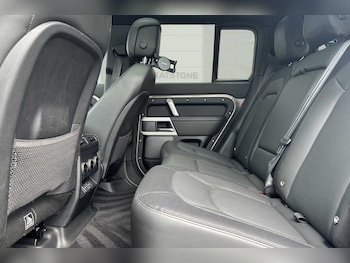 Used Land Rover Defender 2023 for sale - 76460353: Photo