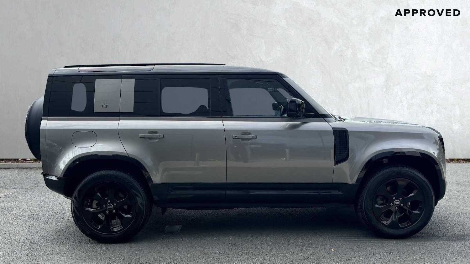 Used Land Rover Defender 2023 for sale - 76460353: Photo 5