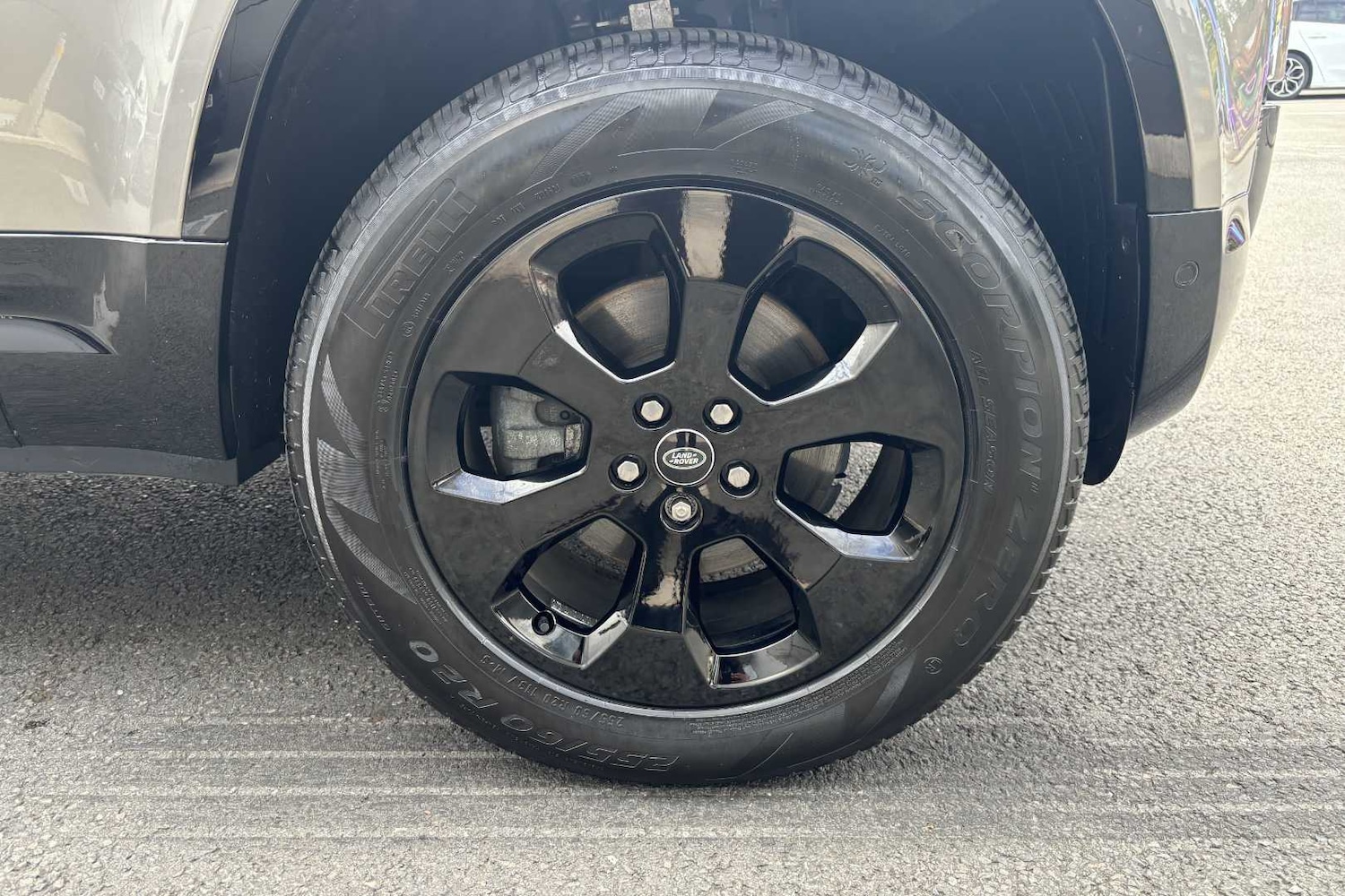 Used Land Rover Defender 2023 for sale - 76460353: Photo 8