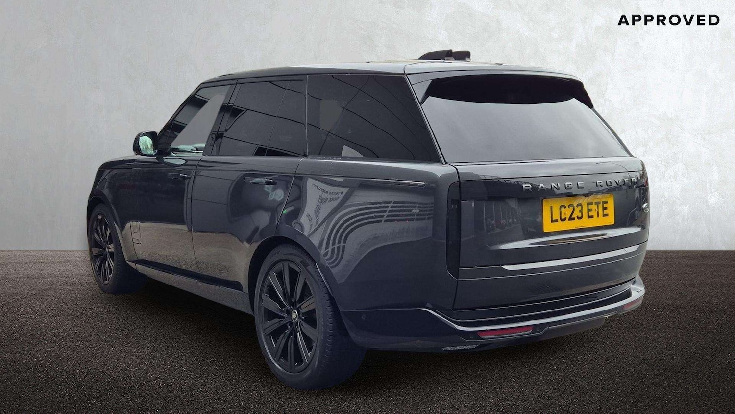 Used Land Rover Range Rover 2023 for sale - 76610615: Photo 2