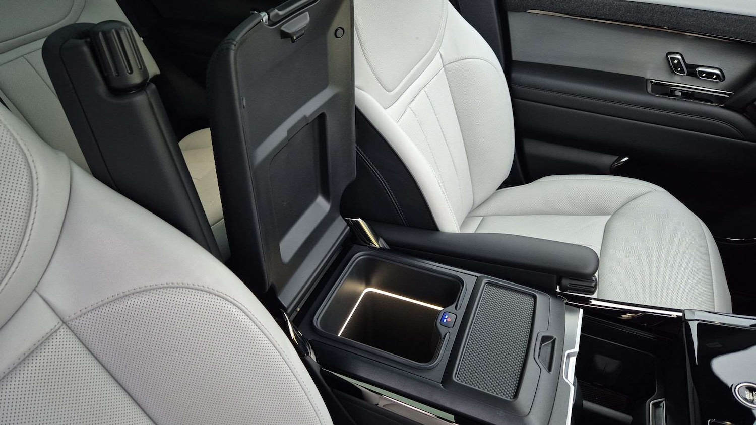 Used Land Rover Range Rover Sport 2024 for sale - 76672931: Photo 32