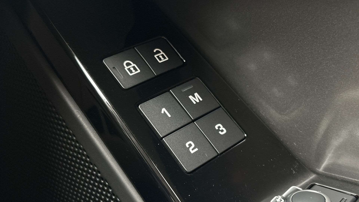 Used Land Rover Range Rover Velar 2021 for sale - 76460348: Photo 24