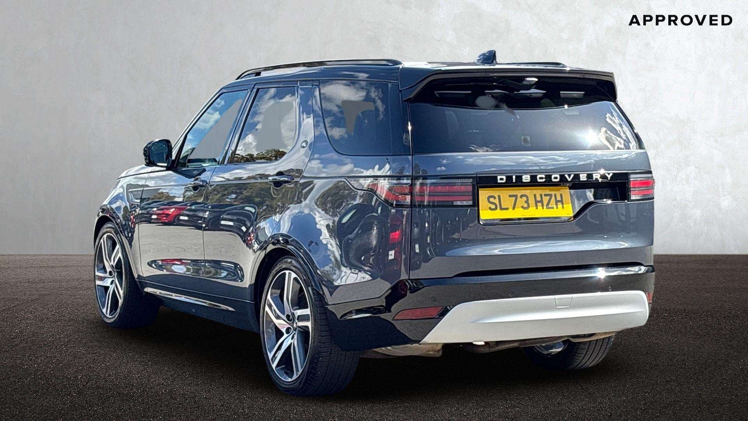 Used Land Rover Discovery 2023 for sale - 76460369: Photo 2