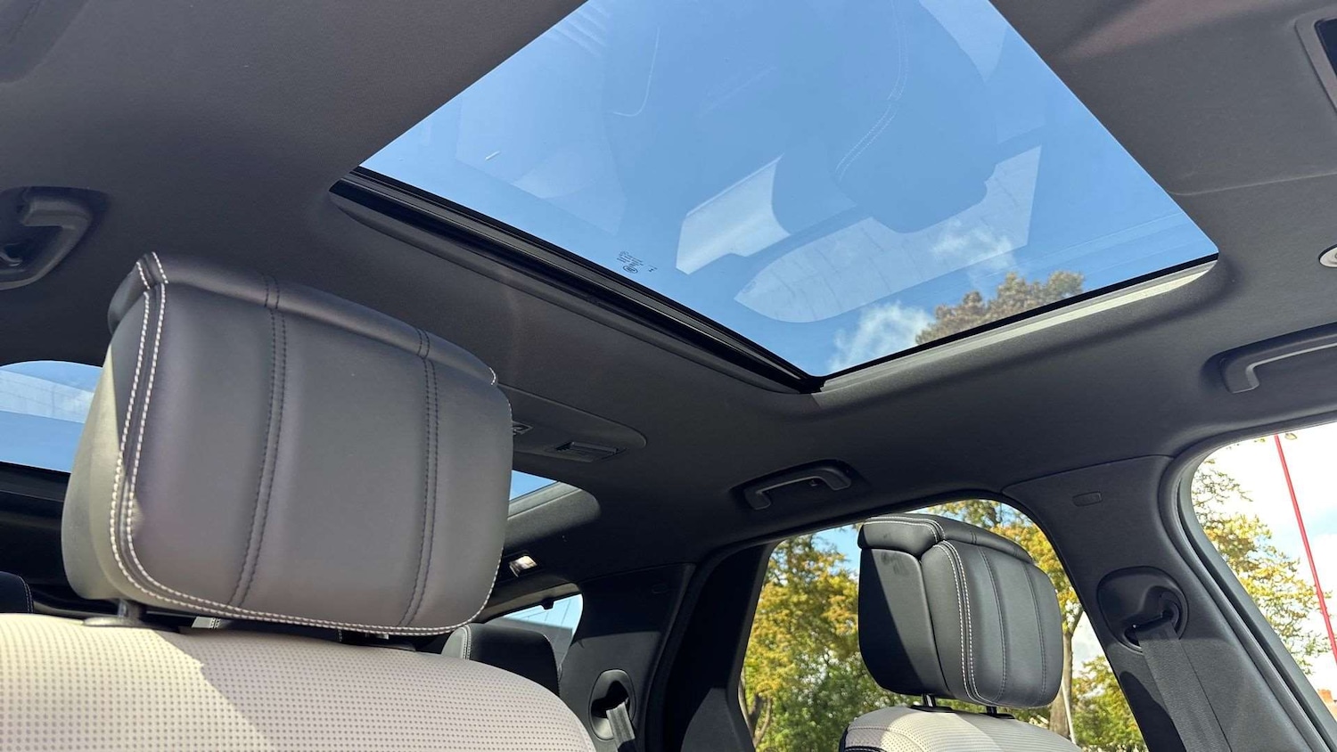 Used Land Rover Discovery 2023 for sale - 76460369: Photo 21