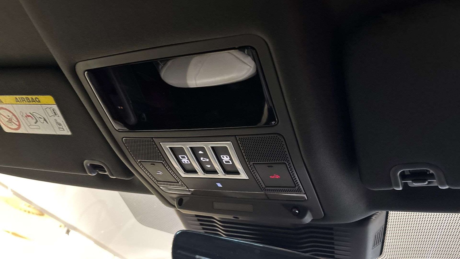 Used Land Rover Discovery 2023 for sale - 76460369: Photo 23