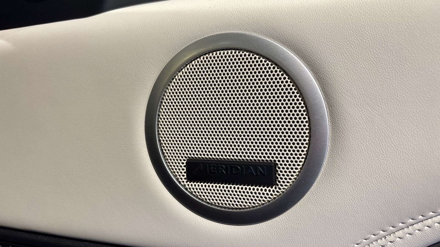 Used Land Rover Discovery 2023 for sale - 76460369: Photo 24