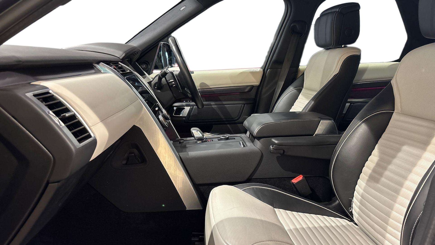 Used Land Rover Discovery 2023 for sale - 76460369: Photo 3