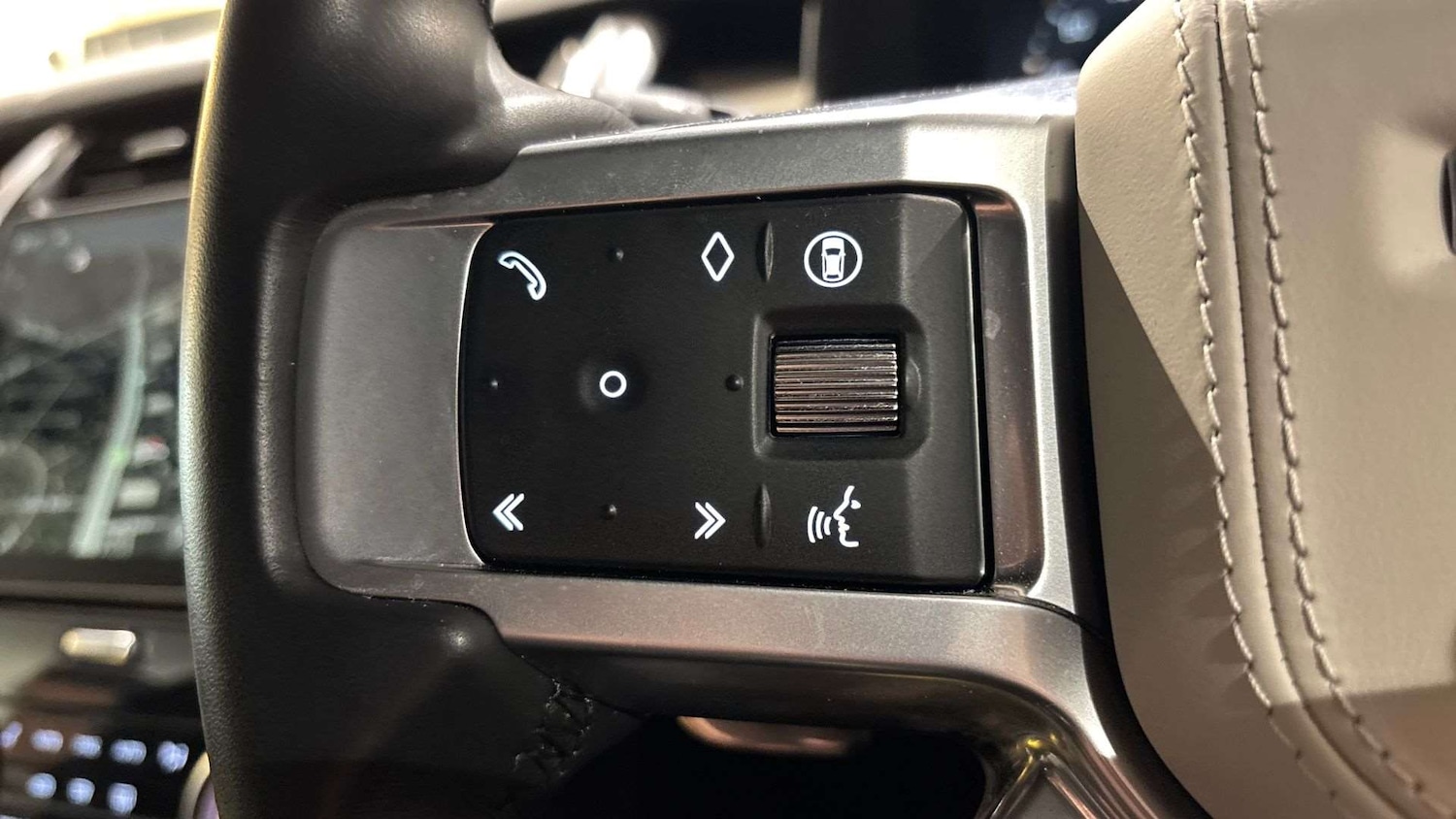 Used Land Rover Discovery 2023 for sale - 76460369: Photo 30