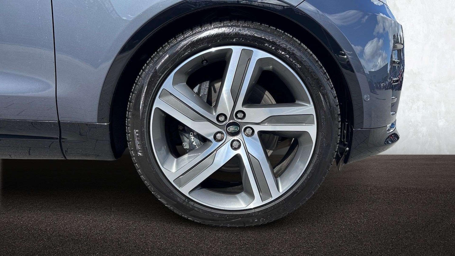 Used Land Rover Discovery 2023 for sale - 76460369: Photo 8