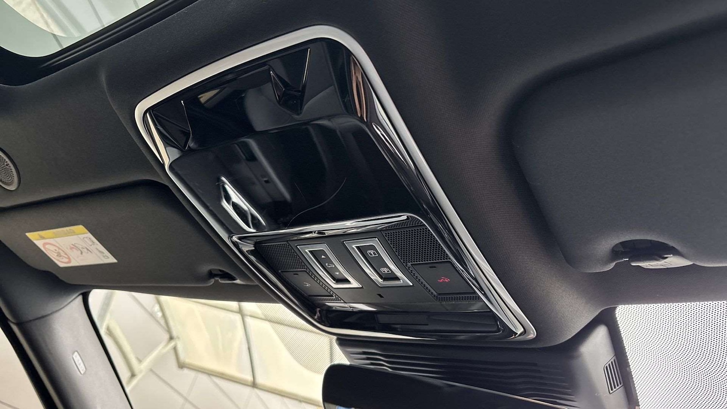 Used Land Rover Range Rover Velar 2024 for sale - 76460391: Photo 23