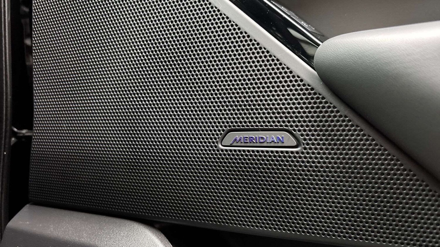 Used Land Rover Range Rover Velar 2024 for sale - 76460391: Photo 24