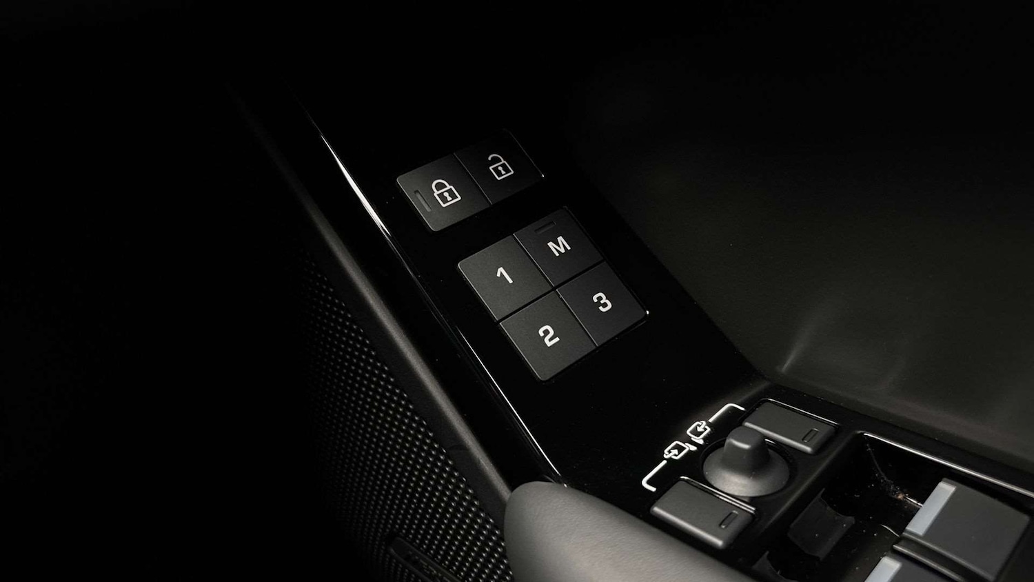 Used Land Rover Range Rover Velar 2024 for sale - 76460391: Photo 25