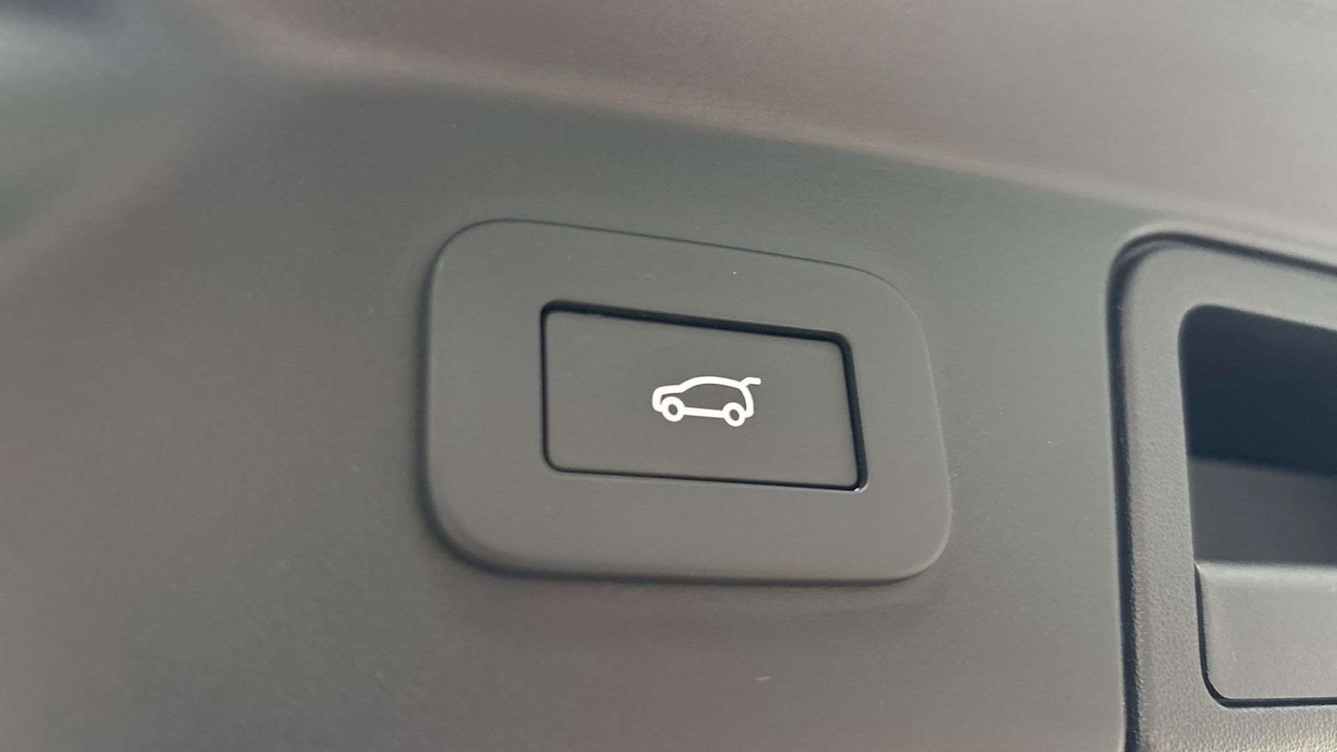 Used Land Rover Range Rover Velar 2024 for sale - 76460391: Photo 29