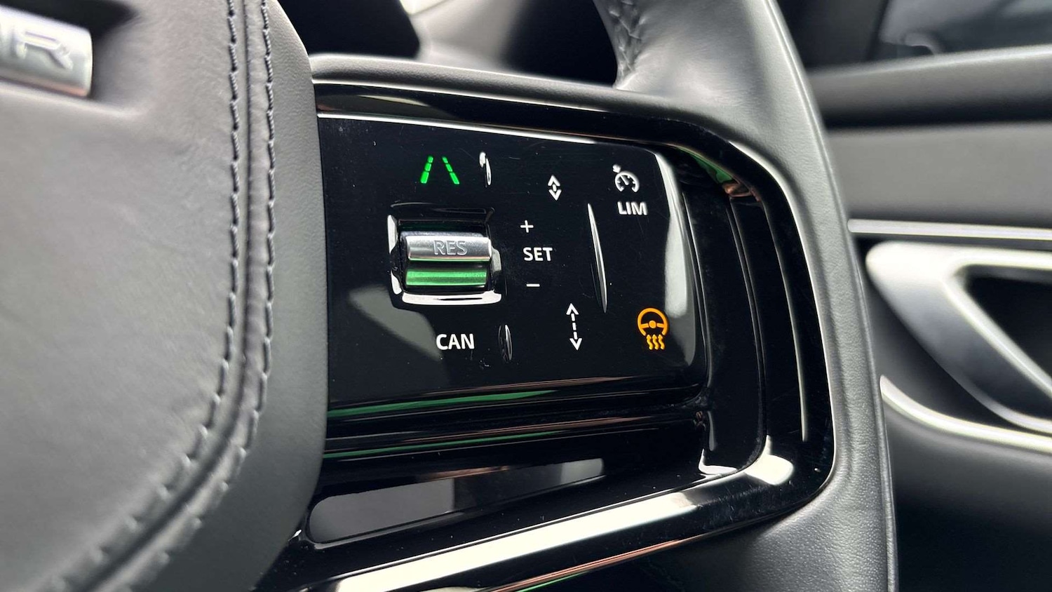 Used Land Rover Range Rover Velar 2024 for sale - 76460391: Photo 31