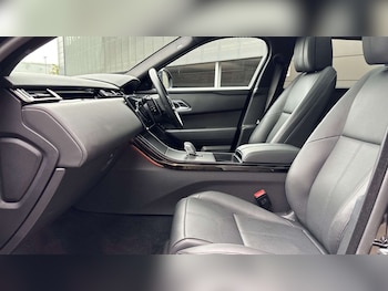 Used Land Rover Range Rover Velar 2024 for sale - 76460391: Photo