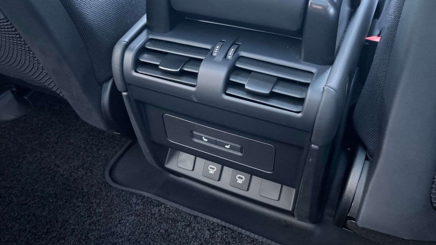 Used Land Rover Defender 2024 for sale - 77000179: Photo 18