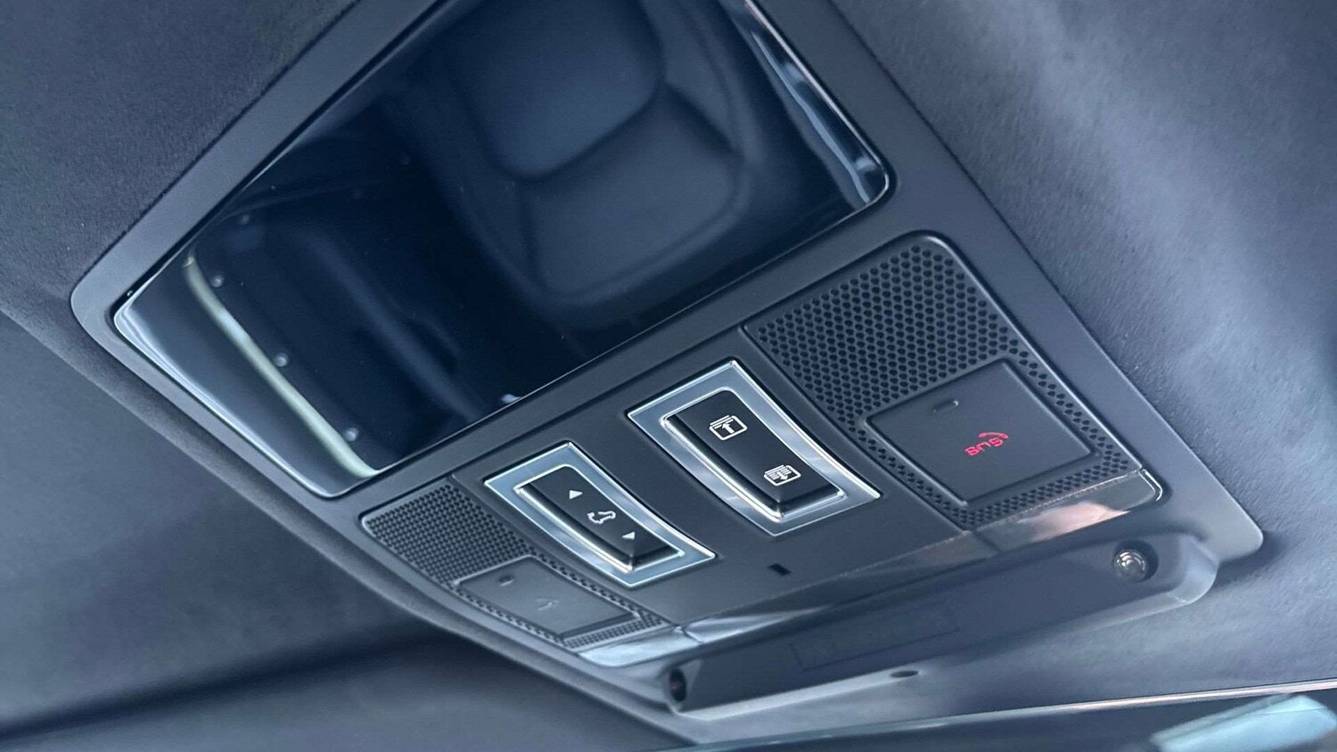 Used Land Rover Defender 2024 for sale - 77000179: Photo 23