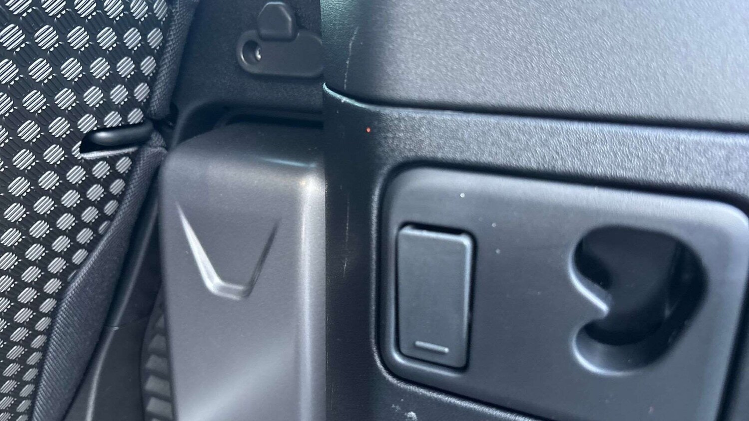 Used Land Rover Defender 2024 for sale - 77000179: Photo 27