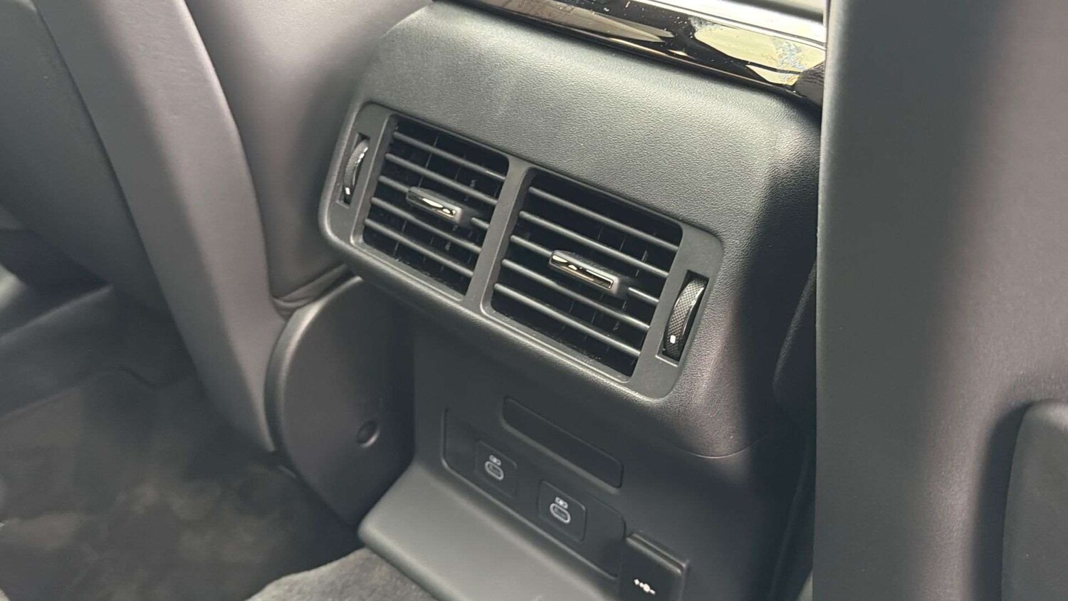 Used Land Rover Range Rover Velar 2026 for sale - 78209229: Photo 18