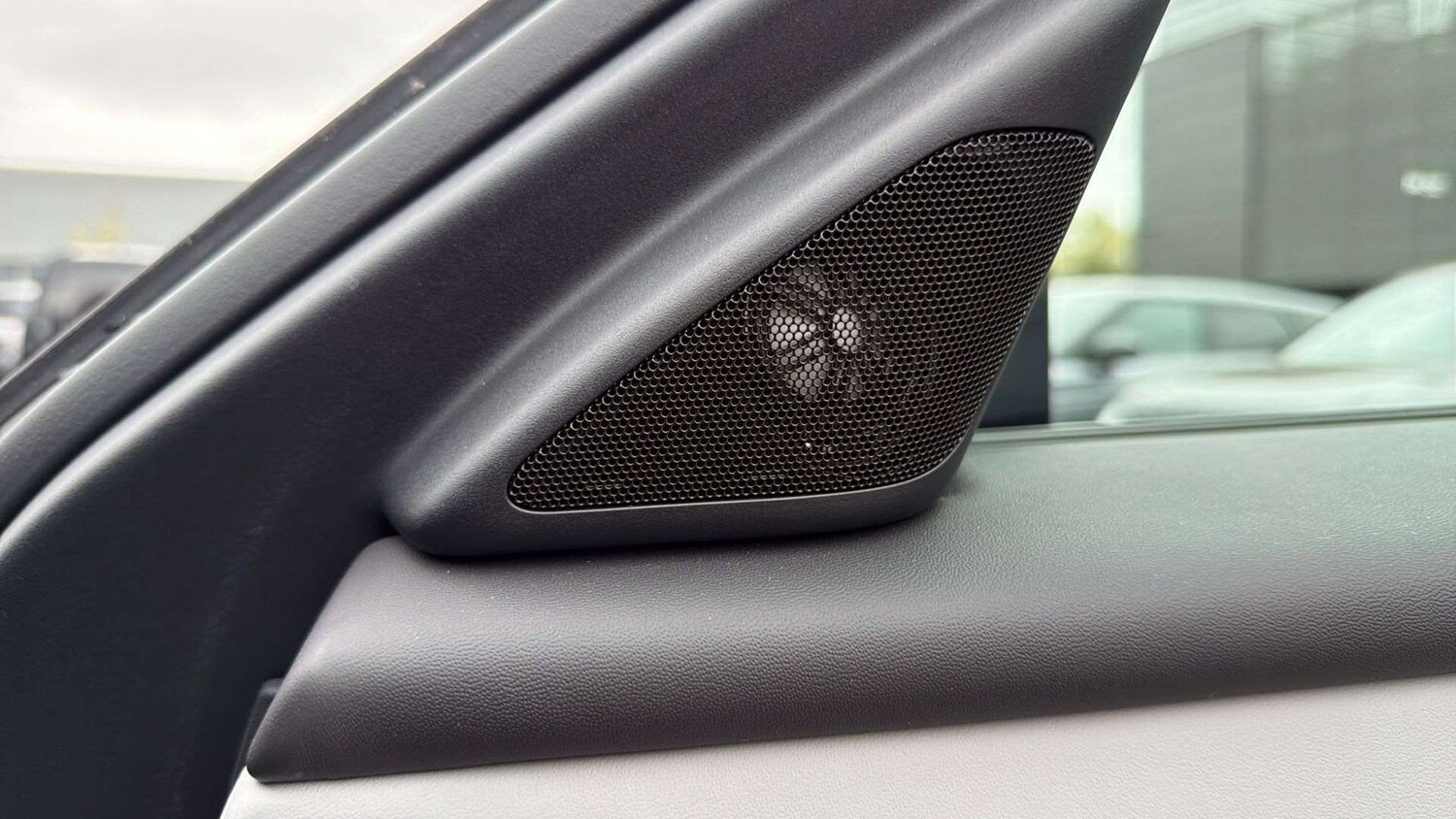 Used Land Rover Range Rover Velar 2026 for sale - 78209229: Photo 24