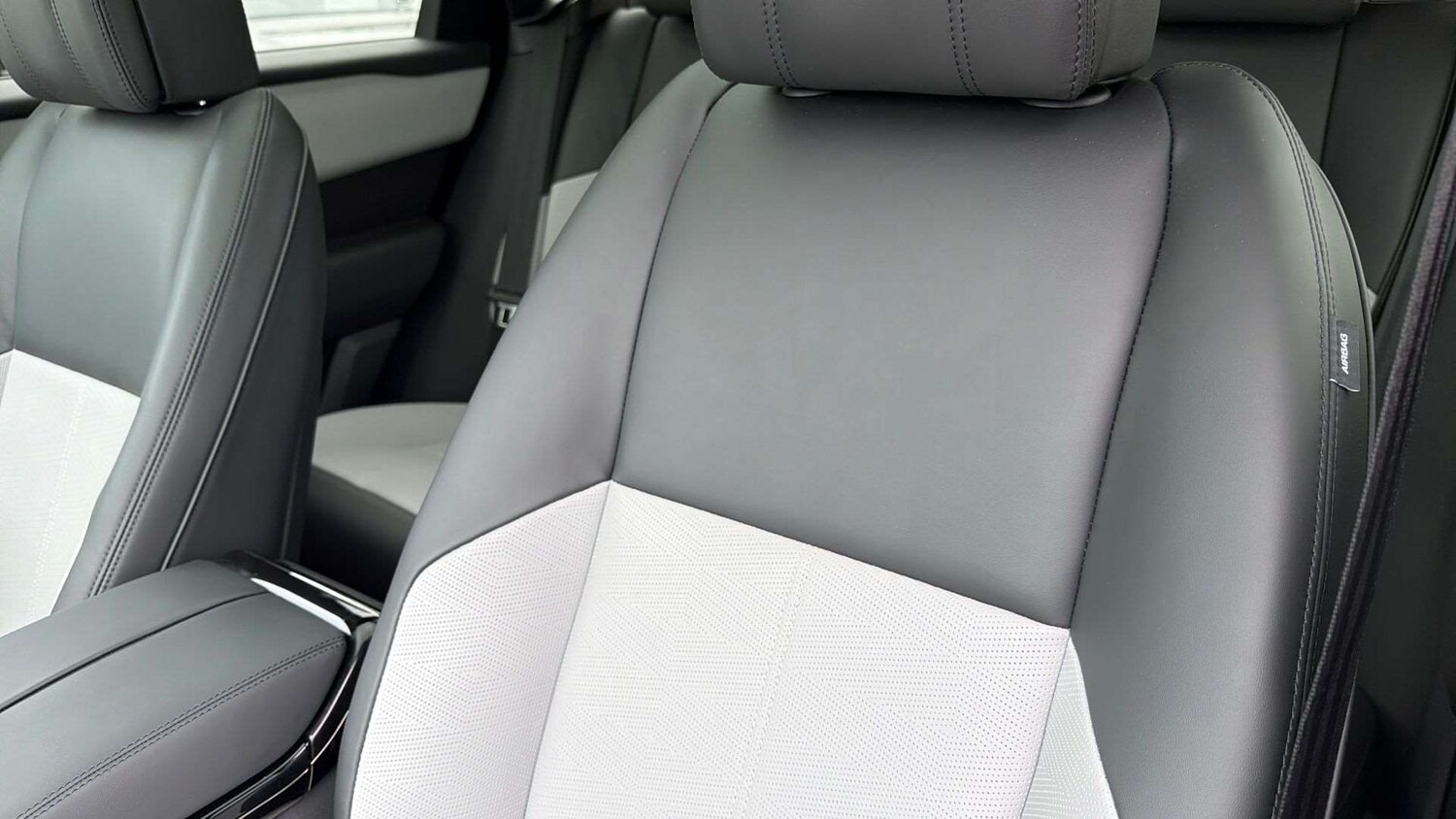 Used Land Rover Range Rover Velar 2026 for sale - 78209229: Photo 35