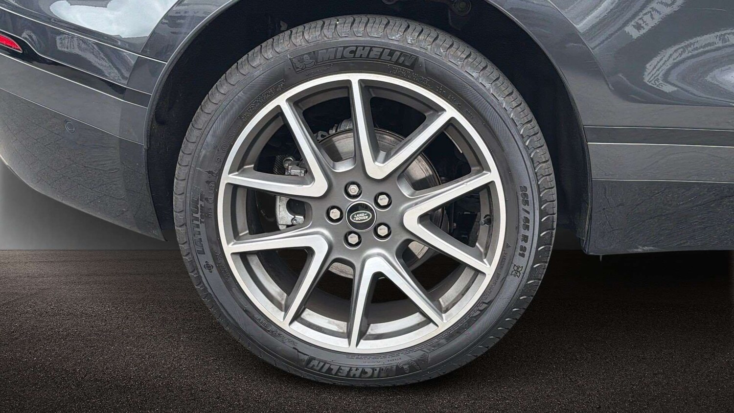 Used Land Rover Range Rover Velar 2026 for sale - 78209229: Photo 8