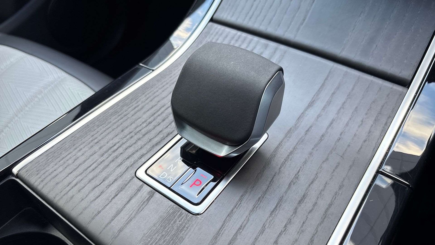 Used Land Rover Range Rover Evoque 2025 for sale - 76889851: Photo 13