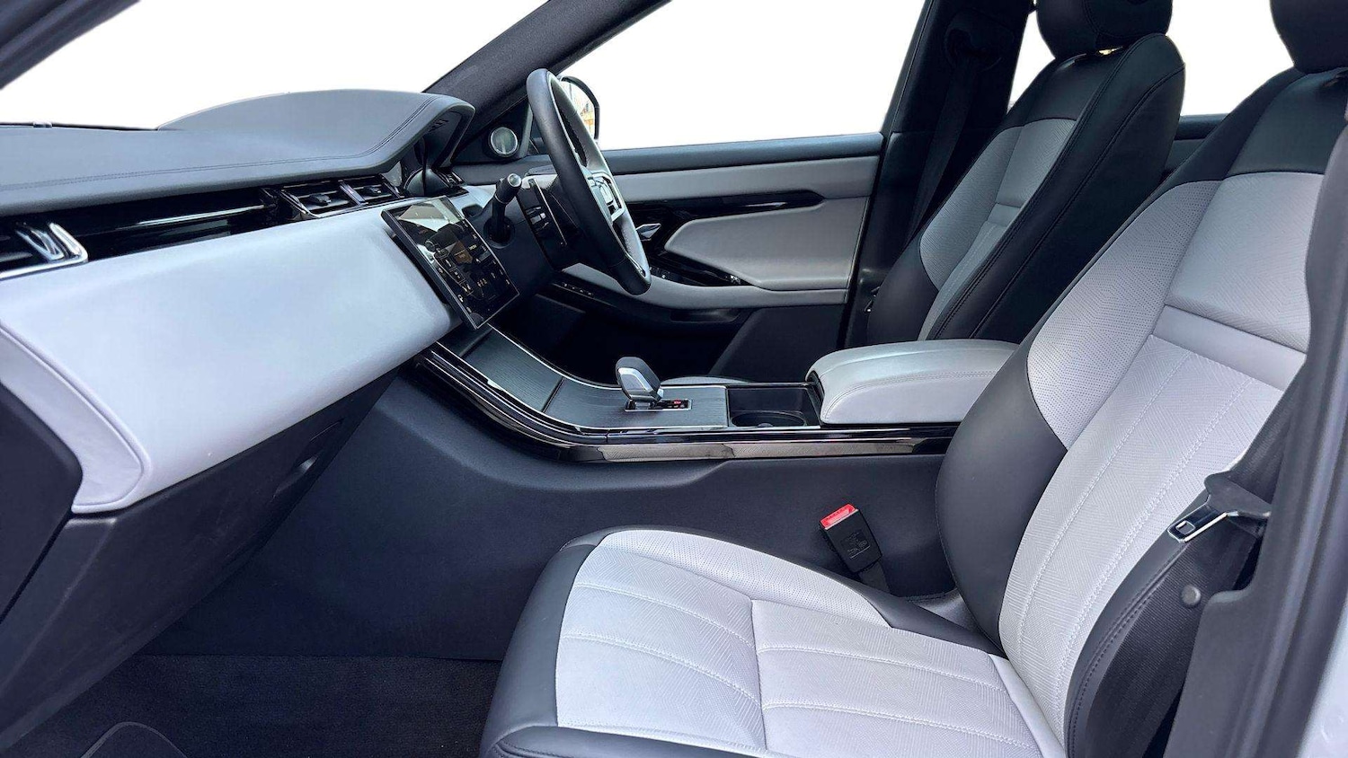 Used Land Rover Range Rover Evoque 2025 for sale - 76889851: Photo 3