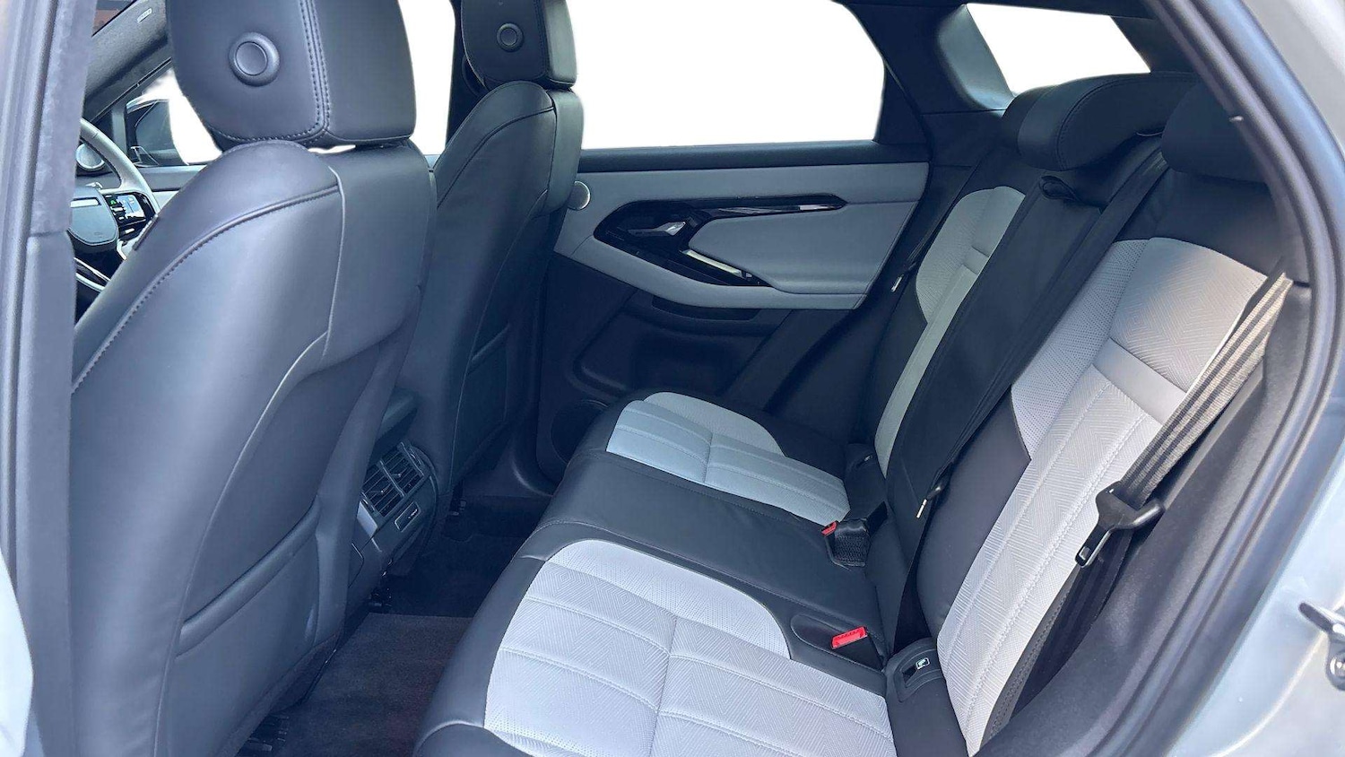 Used Land Rover Range Rover Evoque 2025 for sale - 76889851: Photo 4