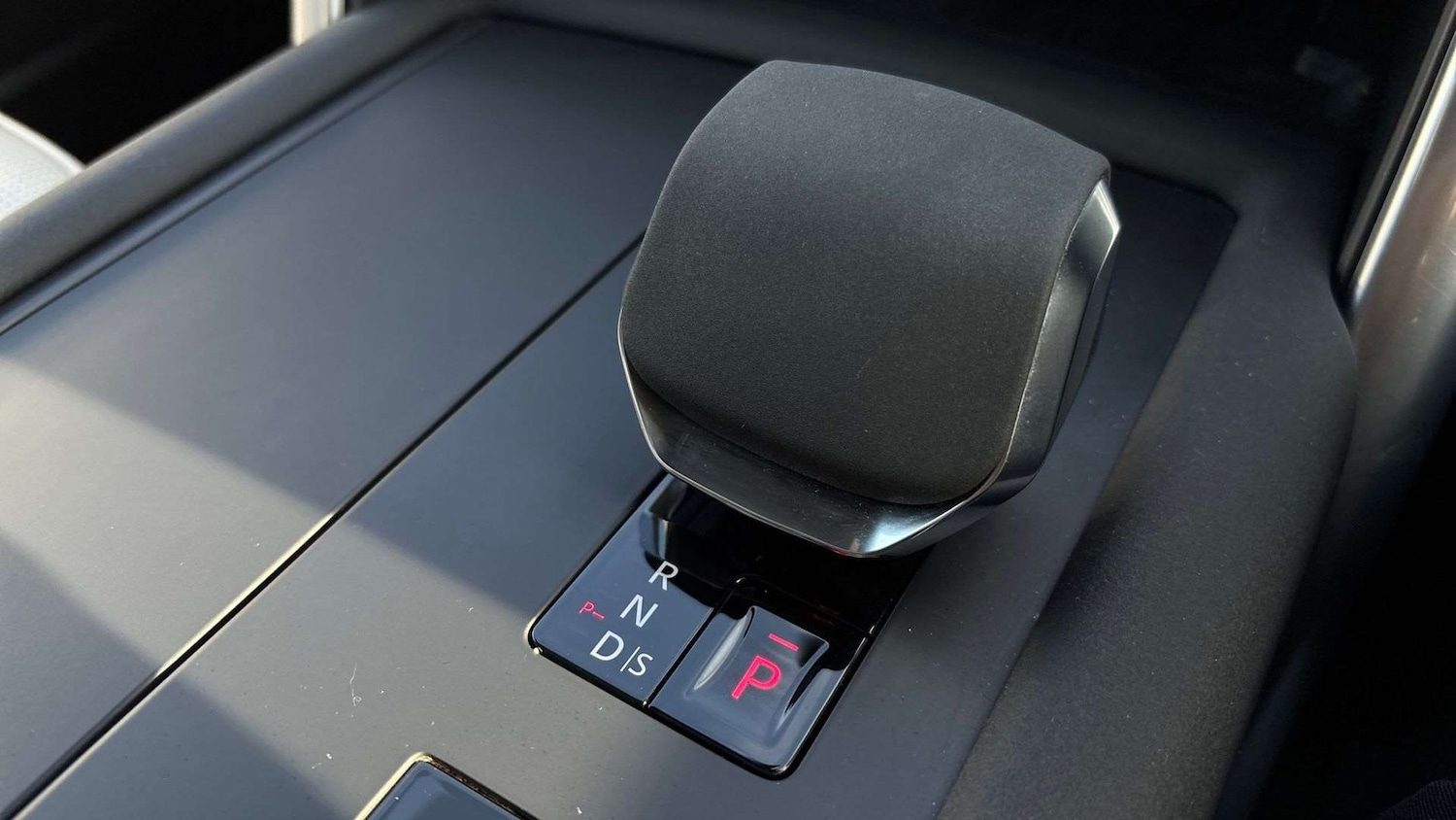 Used Land Rover Discovery 2024 for sale - 76851588: Photo 13