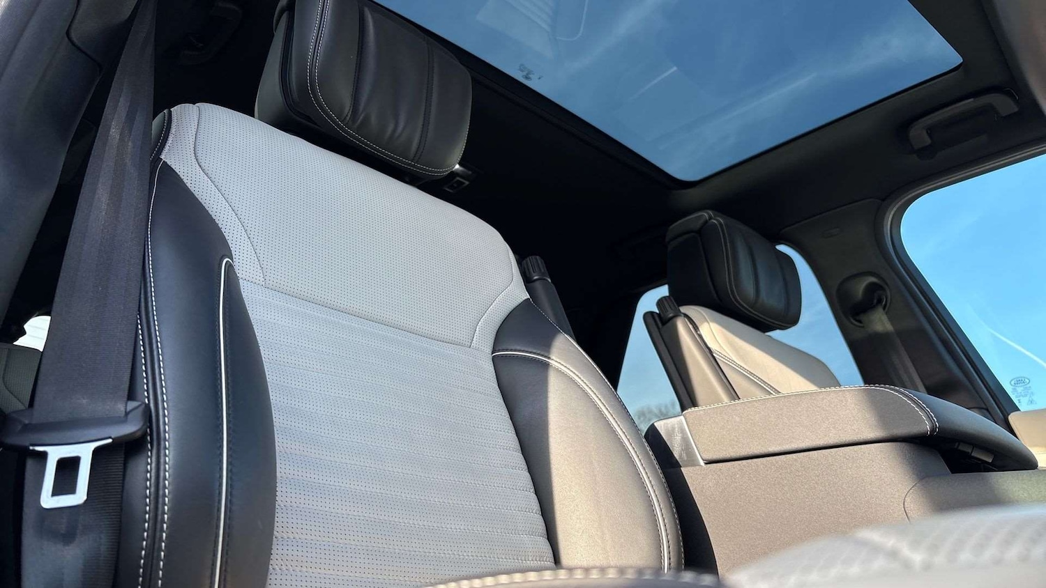 Used Land Rover Discovery 2024 for sale - 76851588: Photo 30