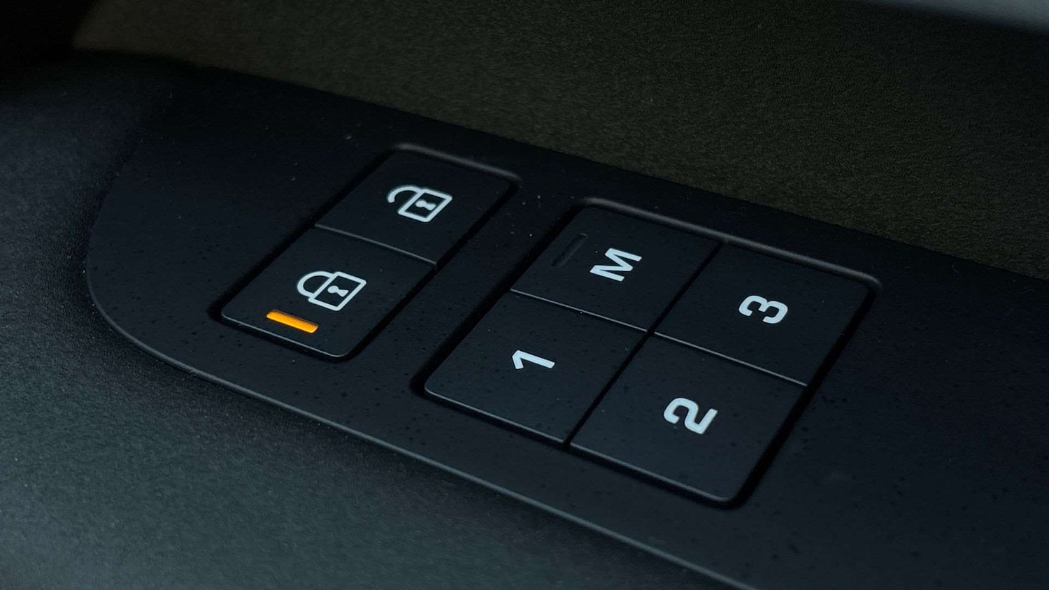 Used Land Rover Discovery 2024 for sale - 76851588: Photo 32