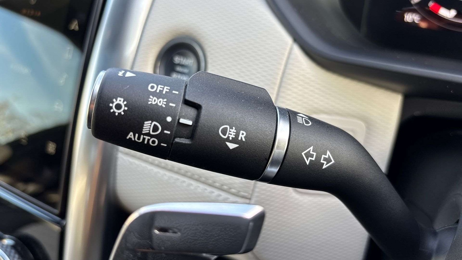 Used Land Rover Discovery 2024 for sale - 76851588: Photo 35